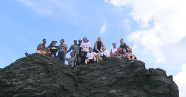 The women's basketball team of Appalachian University reached the Macrae Peak.